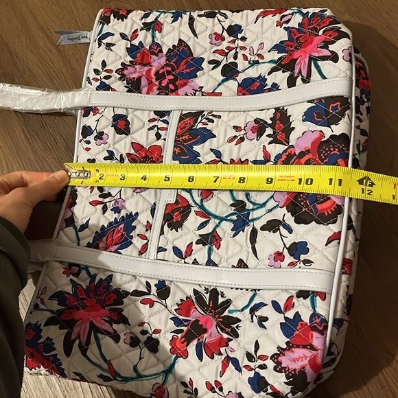 NEW with tags Vera Bradley matching purse and wallet. Vineyard floral design - Picture 7 of 10